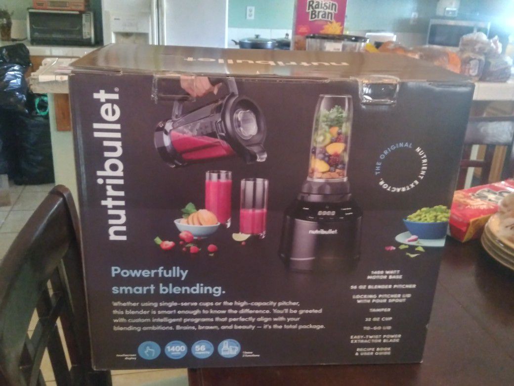 NutriBullet Blender Combo Bundle with 20oz Cup, 24oz Cup and 4pk Stainless  Steel Retail Value 189.96 for Sale in Fresno, CA - OfferUp