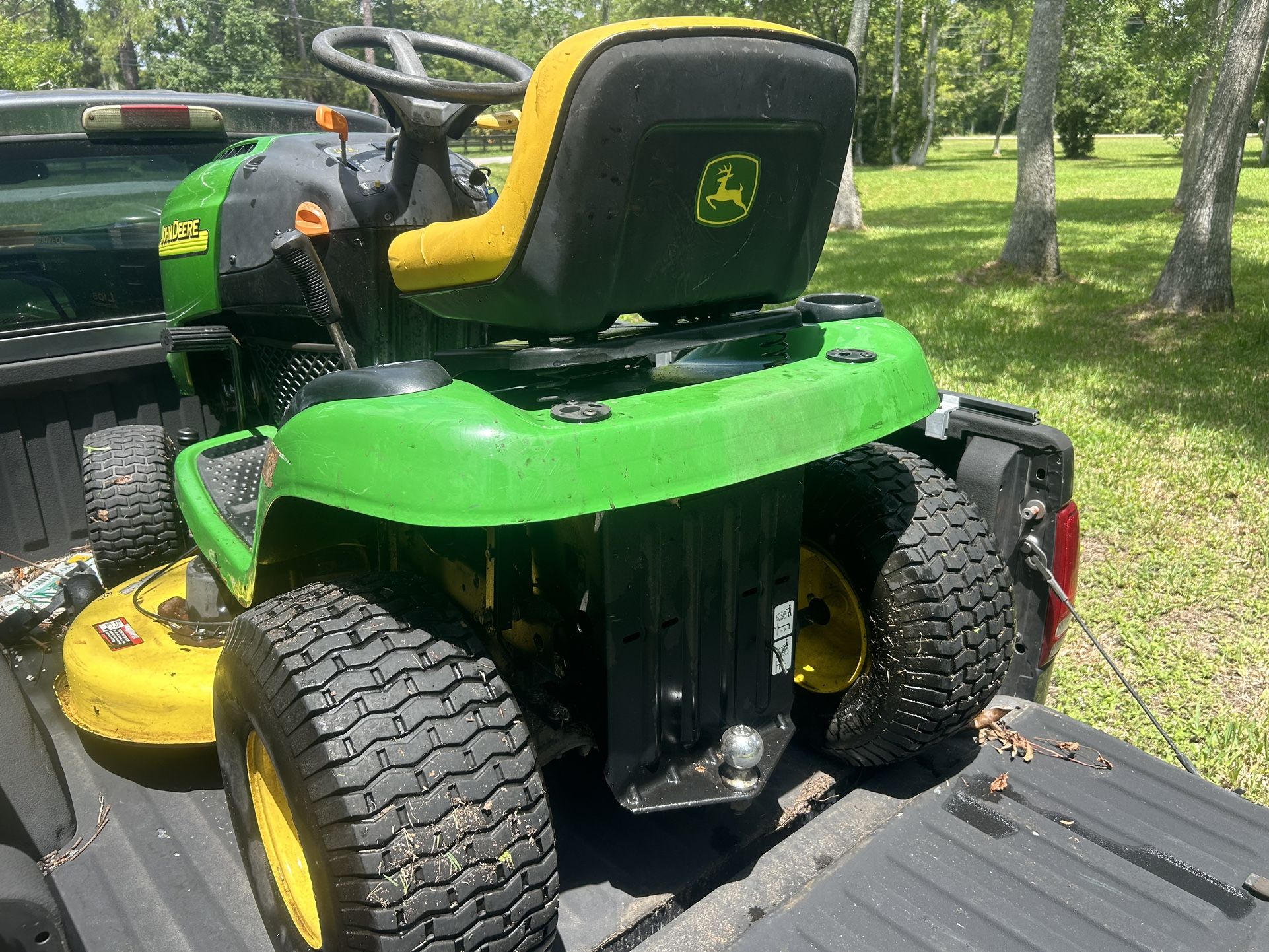 John Deere L108 Lawn Tractor Running perfectly Automatic 