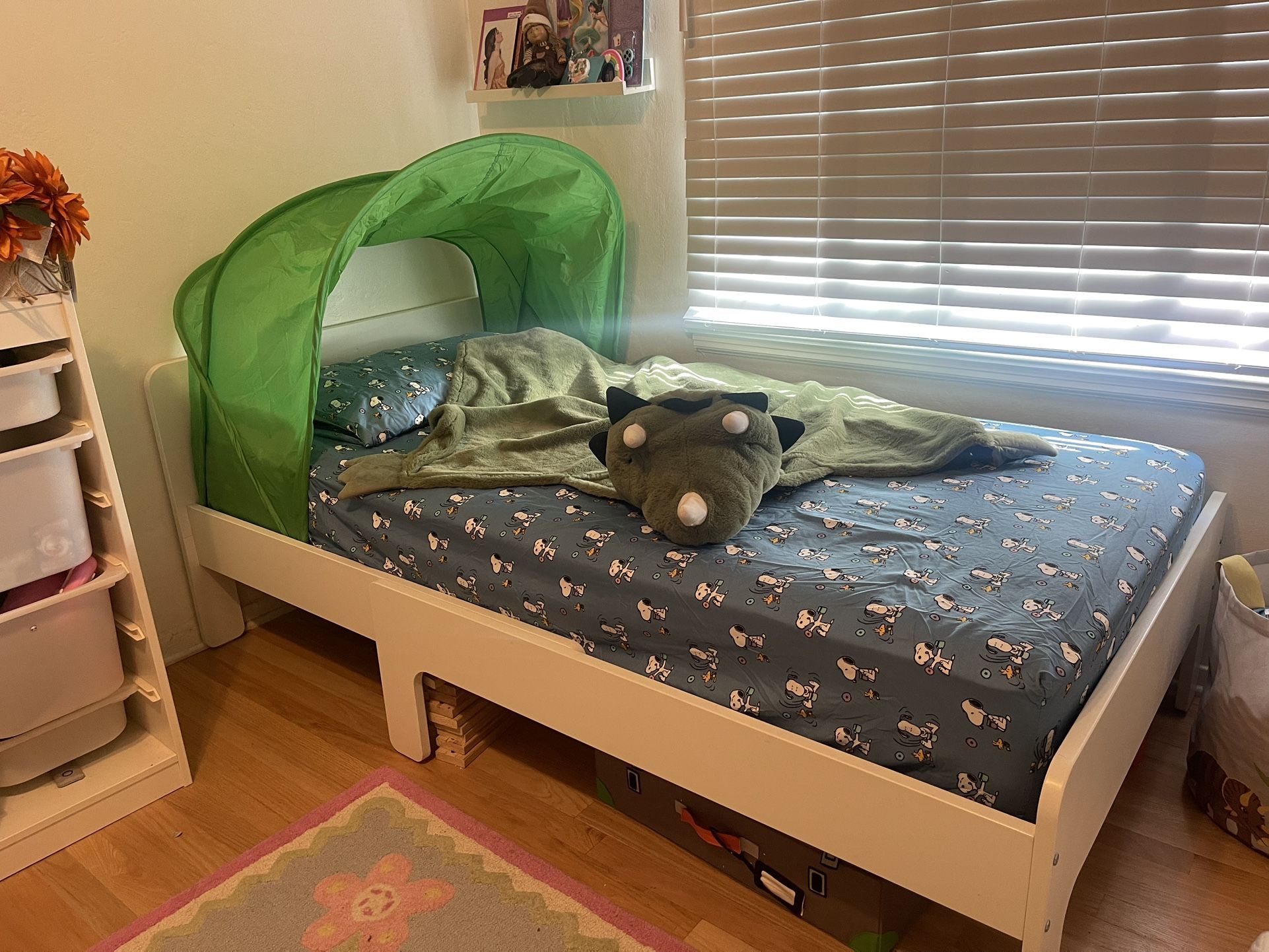 IKEA Twin Bed (extendable)