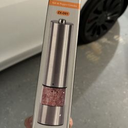 Salt and pepper grinder