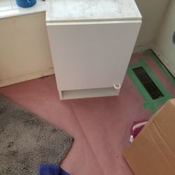 Used Medicine Cabinet Dont Need 