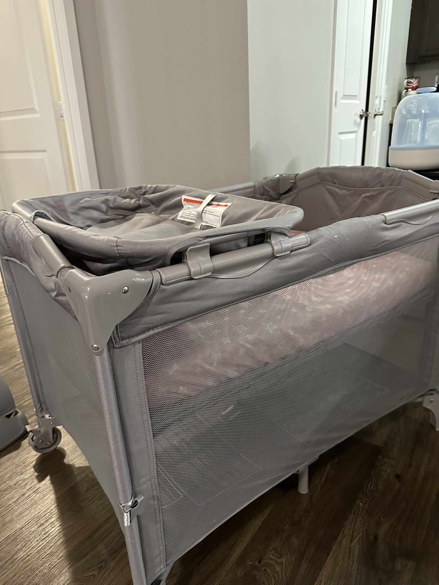 Baby Bassinet Bedside Sleeper, Baby Bedside Crib 4 Functions, Bedside Bassinet Crib Sleeper, Playard, Changing Table, Baby Bassinet for Newborn Baby