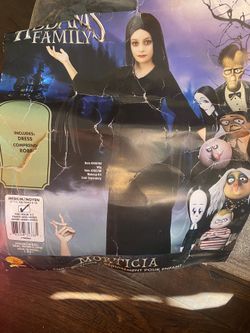 Morticia Kids Sz 5/7 15.00 New Never Used Has Wig 