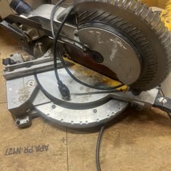 dewalt mitor saw 