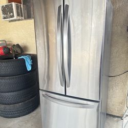 LG refrigerator with ice maker
