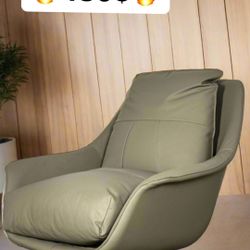 BIG LEATHER ARMCHAIR