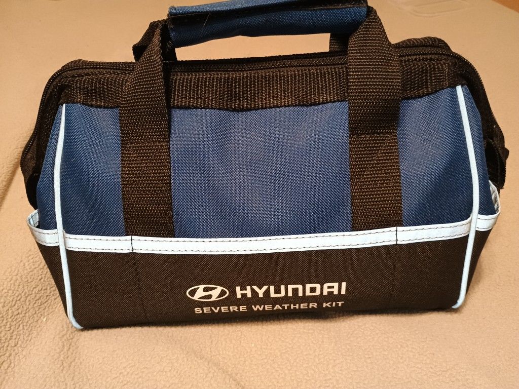 Hyundai Severe Weather Kit 