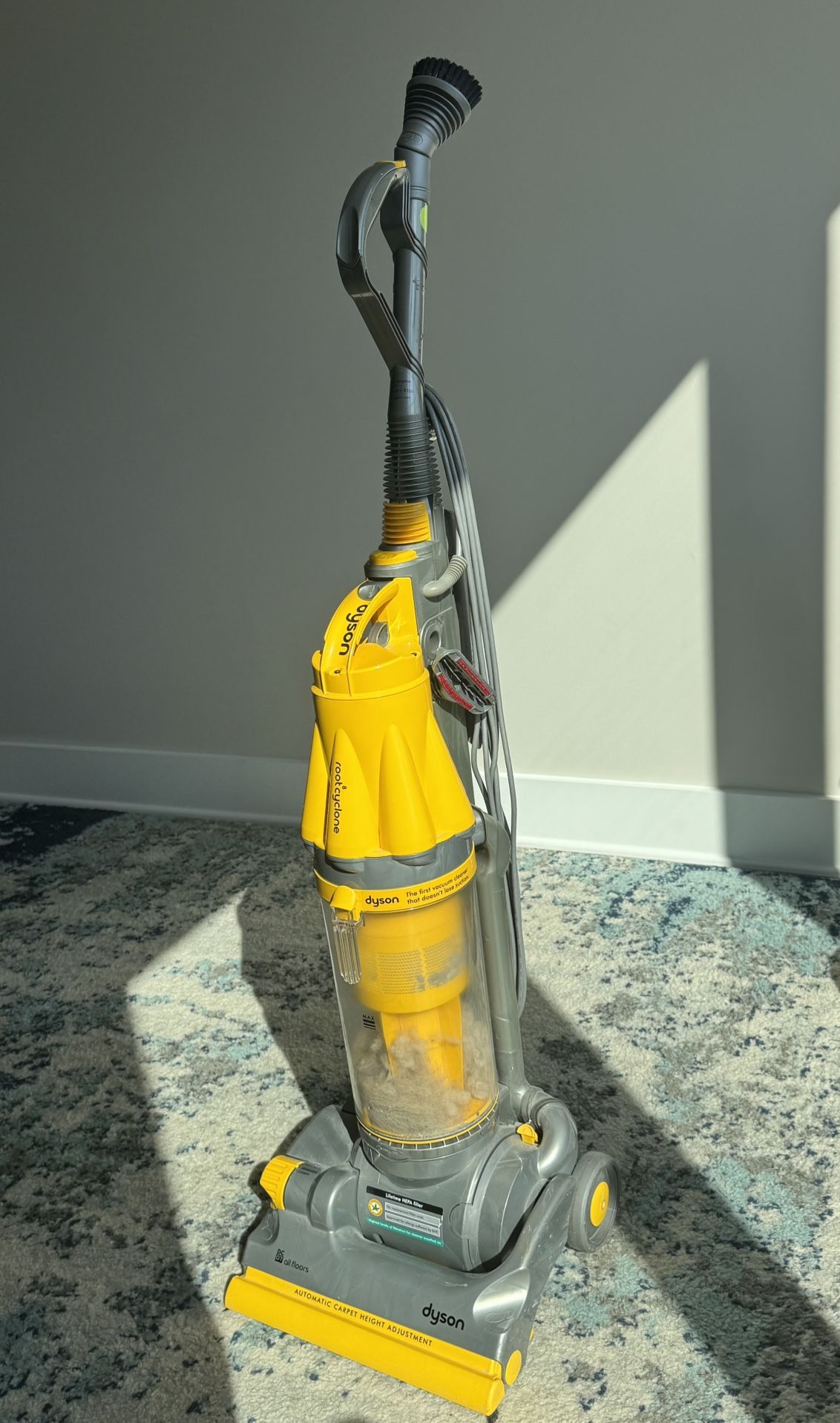 Dyson Vacuum 