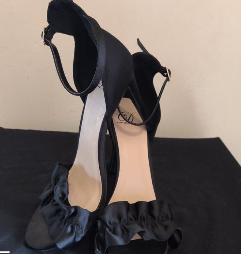 Delicious Black Ankle Strap Ruffle High Heels - Size 8