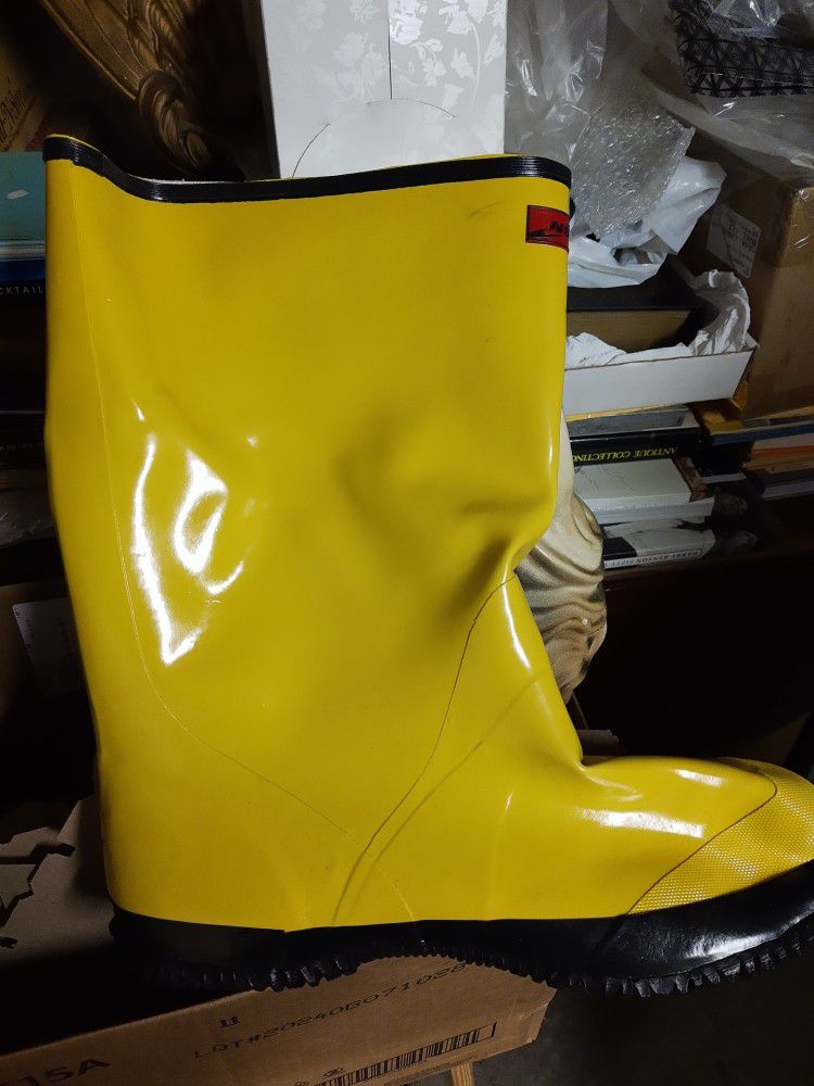 N-S. Brand Rubber Boots-Size 15