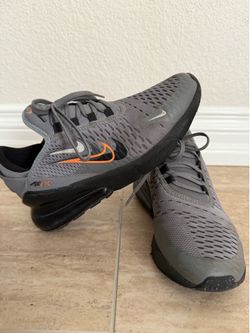 Tennis shoes size 6 y good condition