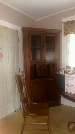 Corner hutch