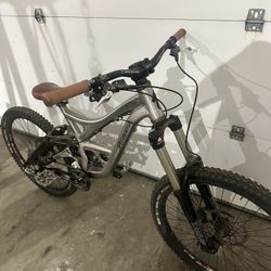 Specialized Demo 7 size medium 