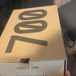 Yeezy 700 Size 10 