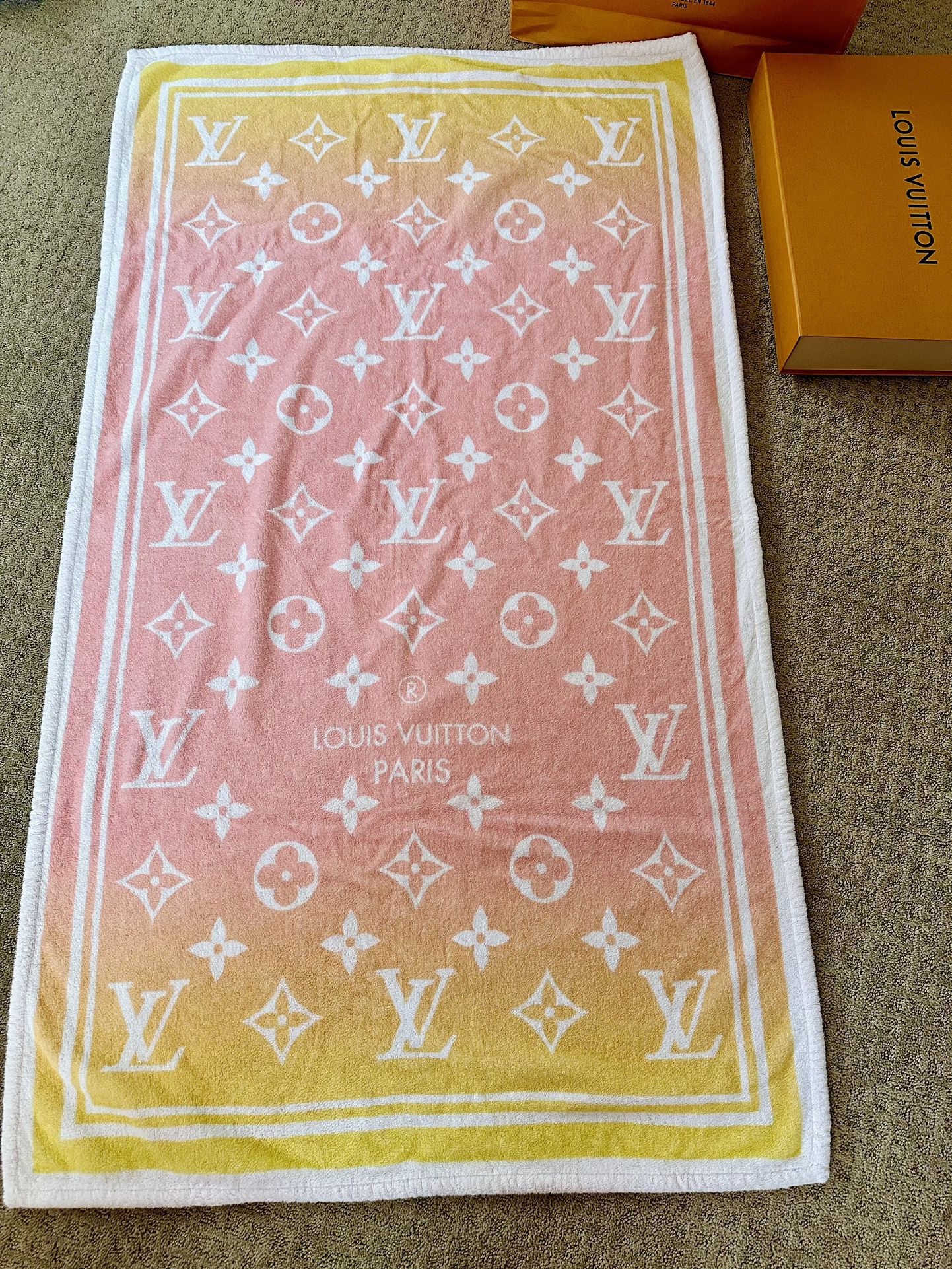 Louis Vuitton Towel - 8 For Sale on 1stDibs