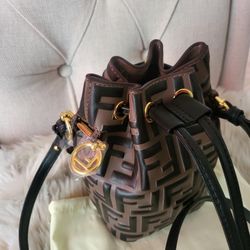 Diva FF Bucket Bag