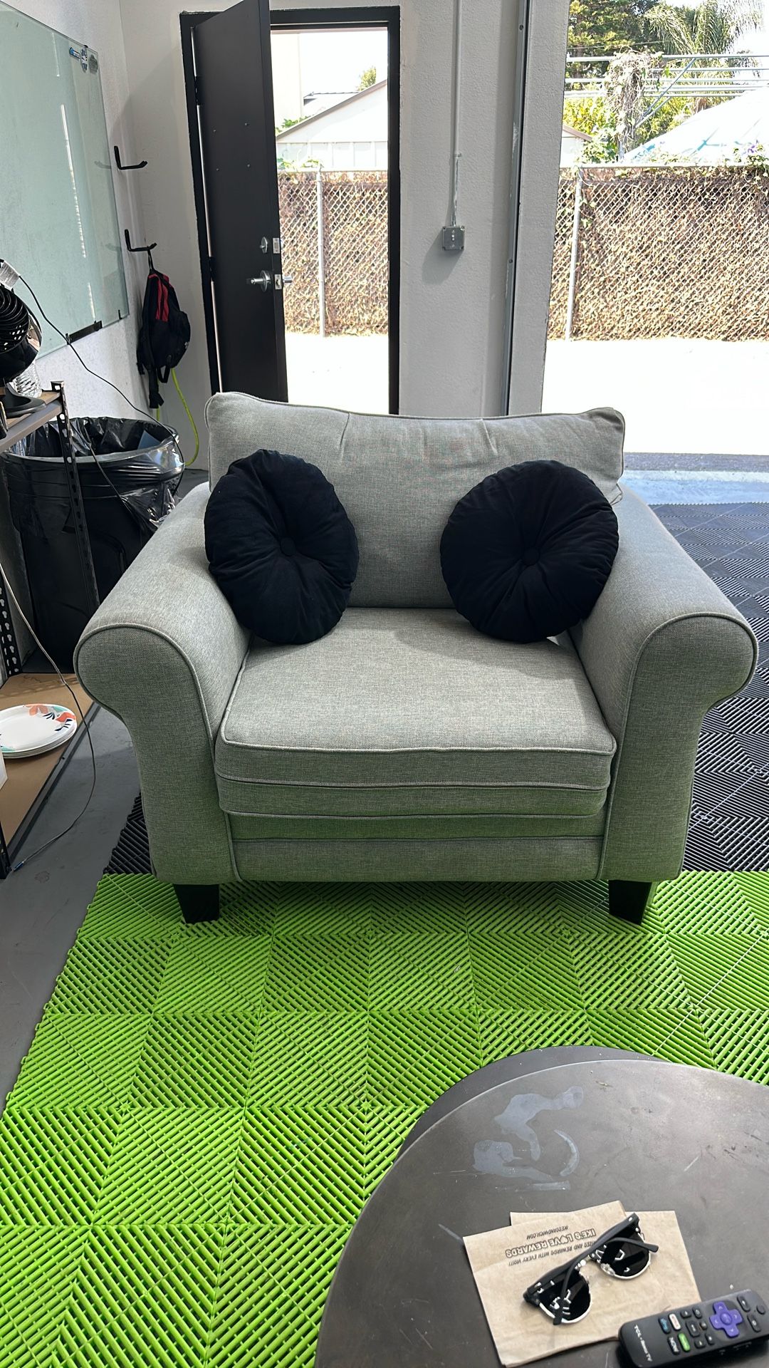 Free Gray Armchair with Two Cushions – Good Condition