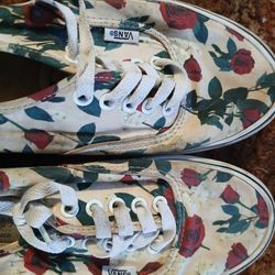 8.5 Women's Vans Shoes