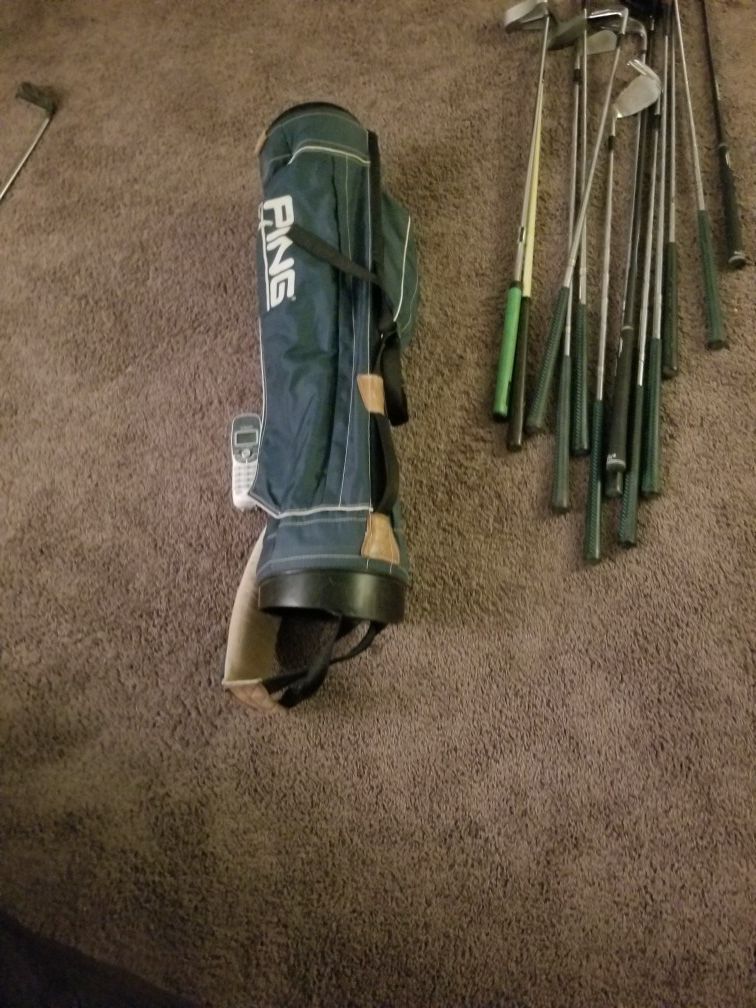 Random golf clubs, bag and tons of golf balls