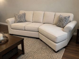 Free Delivery Today! Cleaned ! Havertys Luxury sectional couch ($3.6k retail)! Washable! No rips or stains. No smells. Clean sofa!