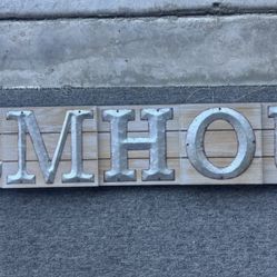 Rustic Farmhouse Sign