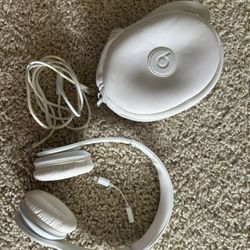 Beats Solo HD (White) - Working - With Case & Cable - $25 OBO