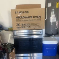 Samsung Stove And Microwave 