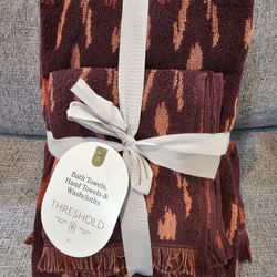 Brand New Threshold 6 Pack Of Towels - 2 Bath - 2 Hand & 2 washcloth 