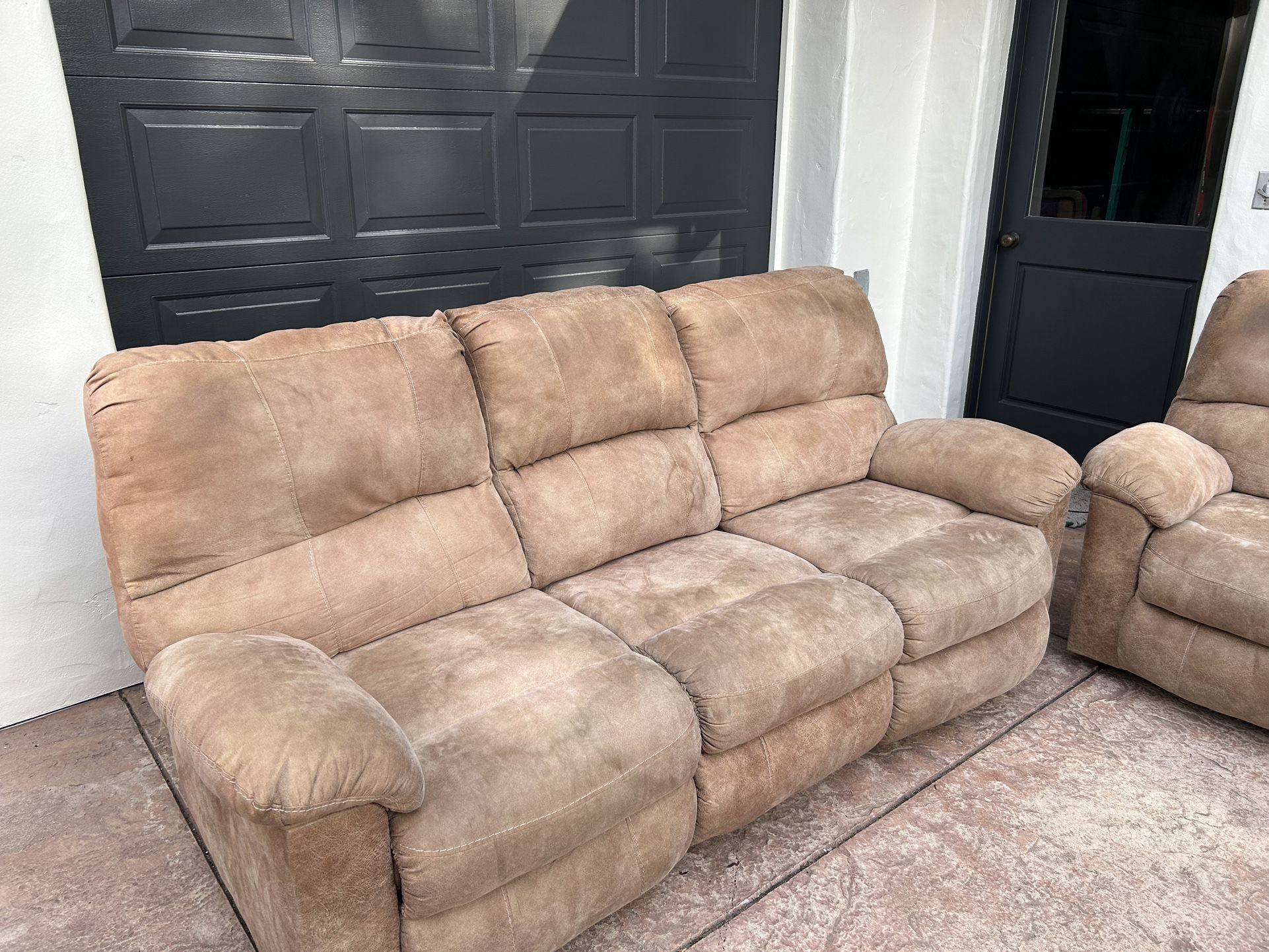 Ashley Electric Reclining Sofa  (3-Seater – Free Delivery! 