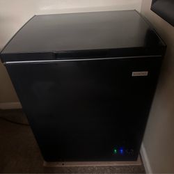 IGLOO DEEP FREEZER