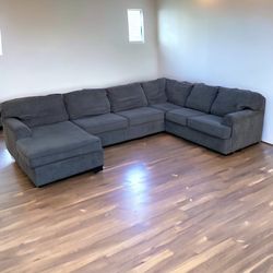 GREY SECTIONAL COUCH