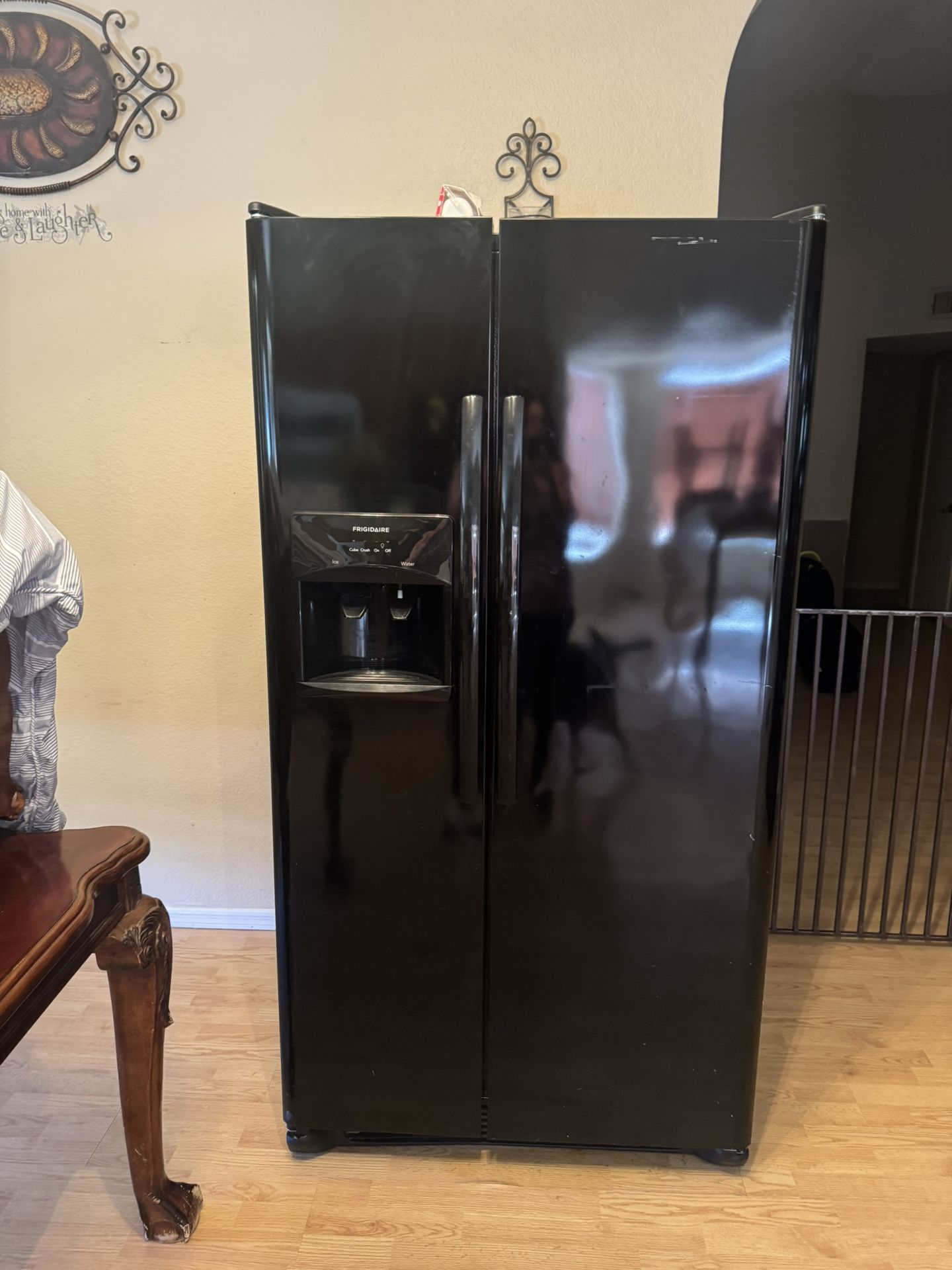 Frigidaire 2 Doors Refrigerator