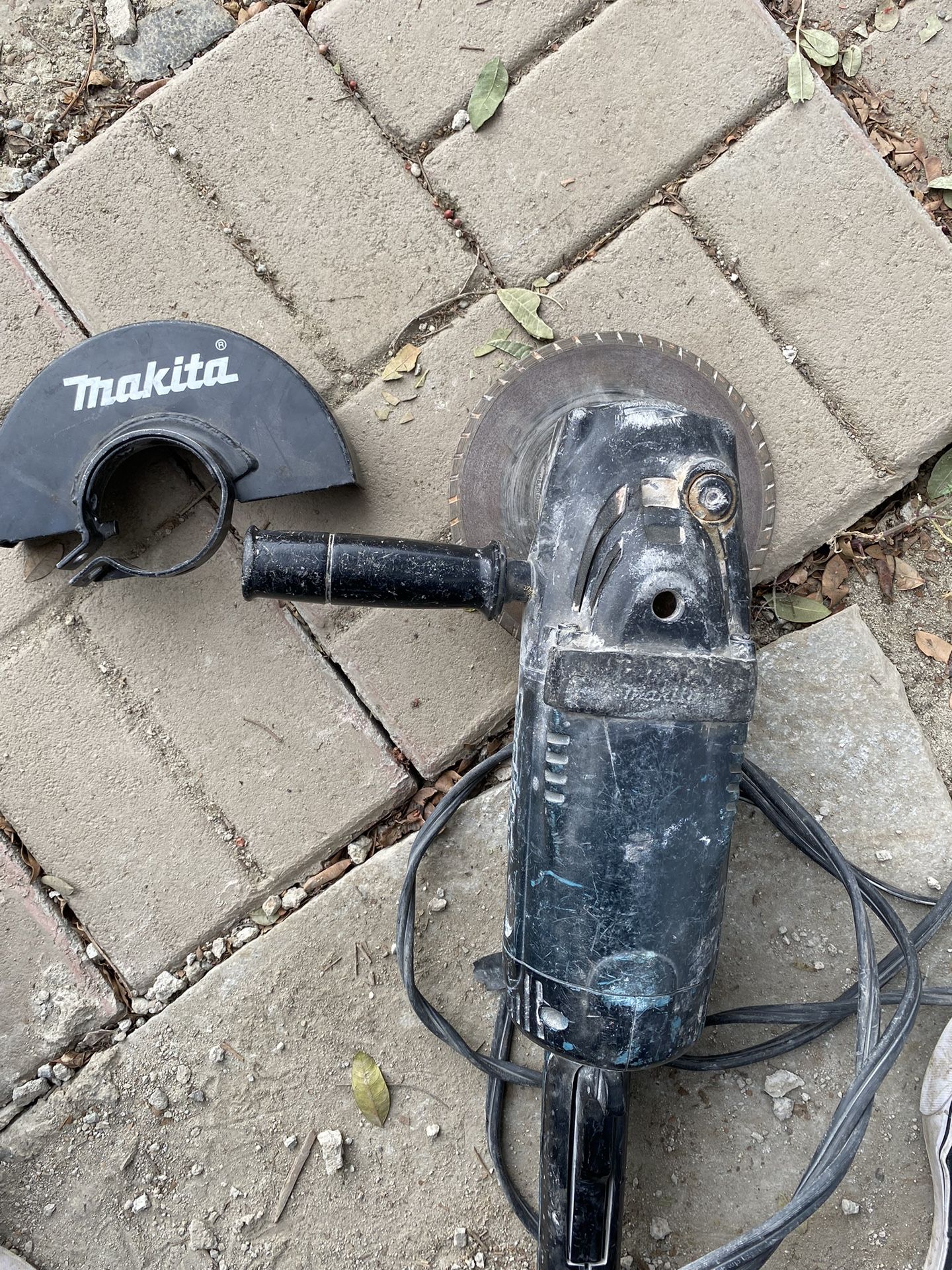 Makita Heavy Duty Grinder