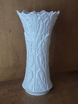 Lenox Acanthus Leaf Flower Vase