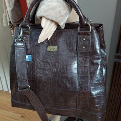 NEW. SIMPLY VERA VERA WAND. Crock Texture Faux Leather CHOCOLATE Personal Travel Bag.