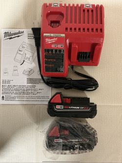 Milwaukee. M18 Lithium Ion (2) CP 2.0Ah Starter Kit.