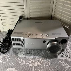 Panasonic TH-AE900 High Definition Projector Japan