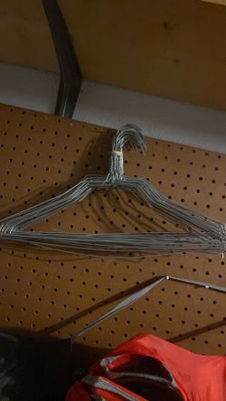 25 Wire Coat Hangers