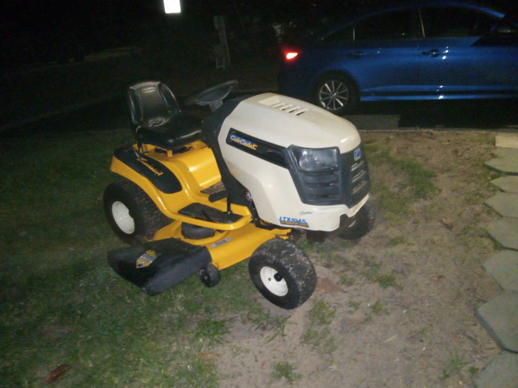 Cub Cadet Riding Lawn Tractor With Kohler Courage 19hp And 46 In