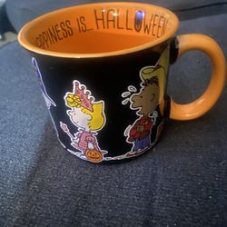 Selling A Nice Size Cup With Snoopy And Friends