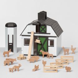 Hearth And Head Magnolia Wooden Barn With Wooden Animals