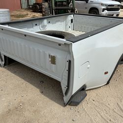 CHEVY HD DUALLY BED