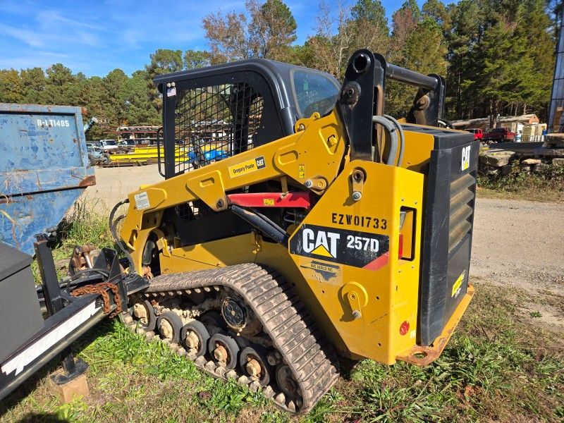 2016 SKID STEER CATERPILLAR 257D