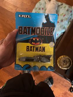 ERTL Batman Batmobile Die-Cast Metal Toy