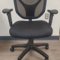 Acadia Nesh Chairs w/Black legs (3)