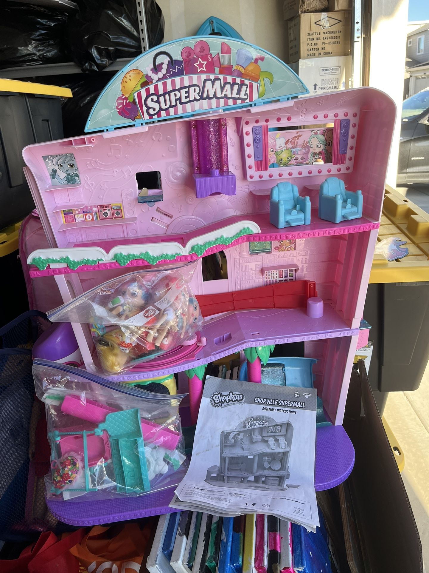 Super Mall Shopkins