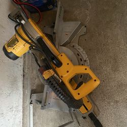 Dewalt Saw