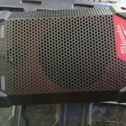 Milwaukee M12 Charger and Bluetooth Speaker With FM radio 