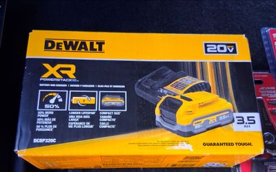 DeWalt 3.5 AH PowerStack Battery Kit