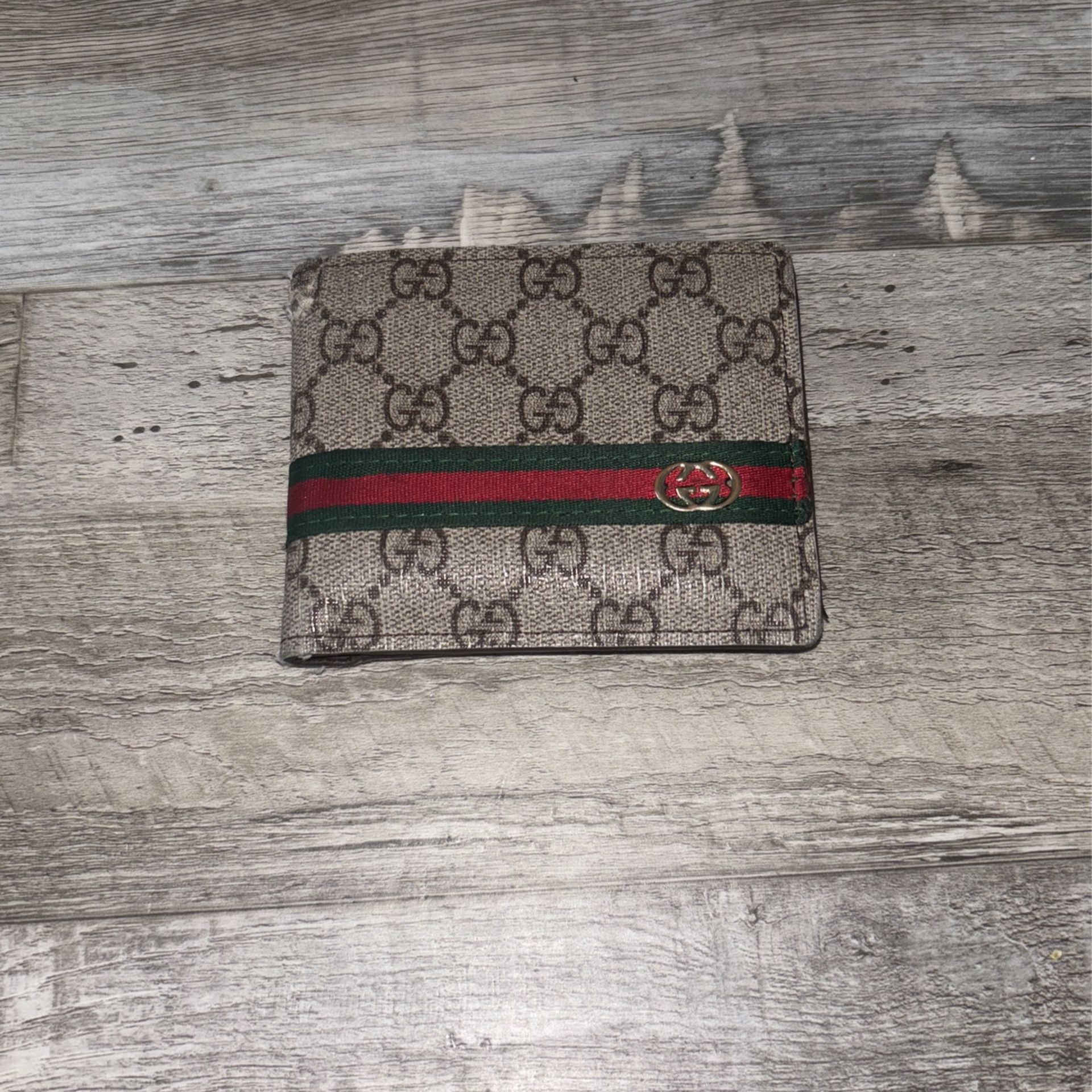 Gucci Wallet (first Come First Serve 7.5/10 Condition